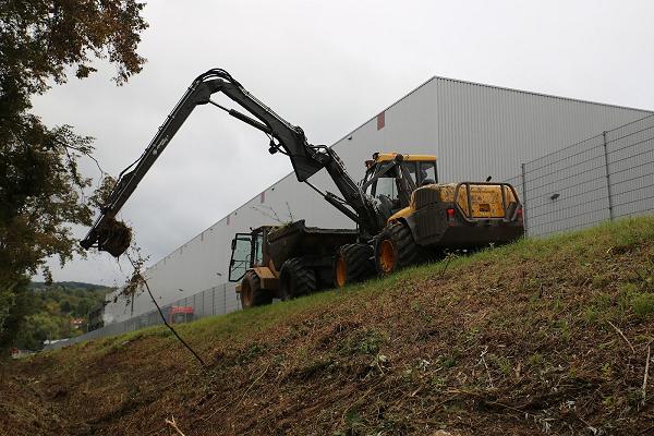Landschaftspflege & Schreitbaggerarbeiten Fuchs | Wolfschlugen Schiltrac Werkvertretung