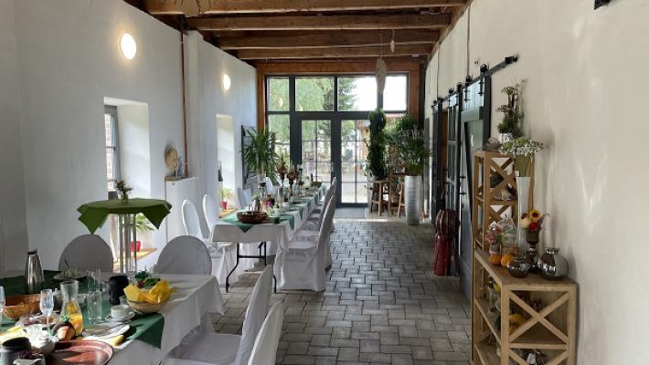 Erlebnisscheune mit Hofladen und Café