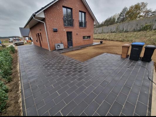 B&L Services | Garten- und Landschaftsbau | Pflasterarbeiten | Erdarbeiten | Gartenpflege | Winterdienst