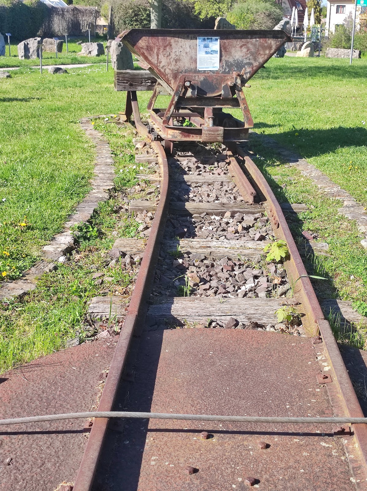 682f30d328980