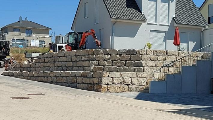 Kachel Erd-& Gartenbau