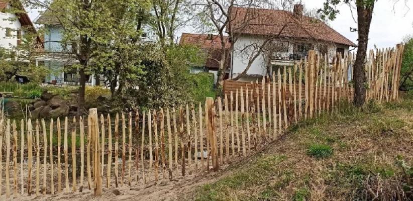 Staketenzaun aus Kastanie - TEL Gründenhof GmbH - Geschäftsführer Thomas Elste