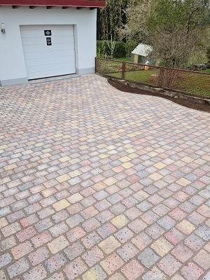 Weißer Garten- und Landschaftsbau