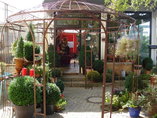 Gärtnerei und Blumenhaus Walliser mit 24 Std. Blumenautomat