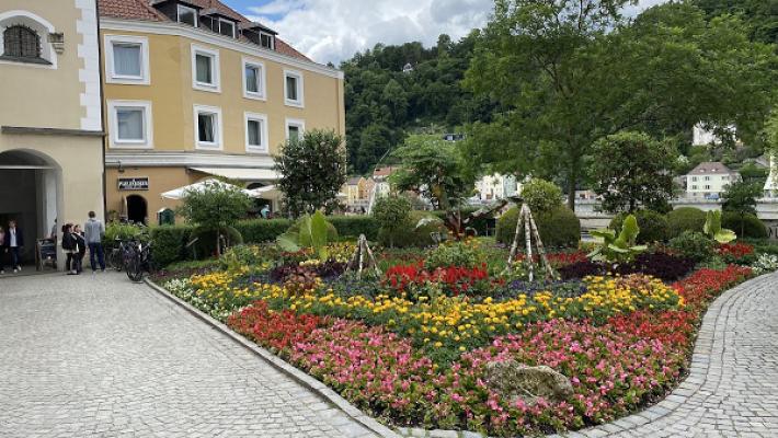 Der Garten am Paulusbogen heißt seit dem 11.07.2024 Tencalla-Garten