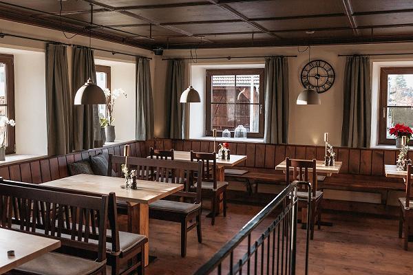 Beim Alten Wirt - Christoph Enzensberger