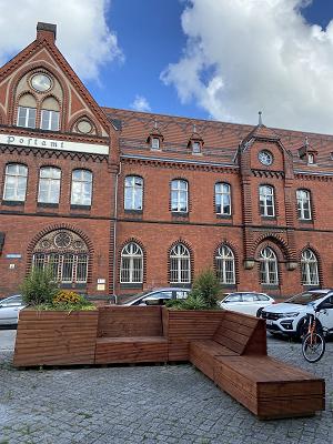 Stadtmöbel mit Begrünung