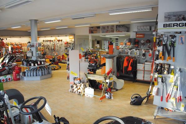 Denz und Söhne oHG – Fachhandel für Gartentechnik, Tierfutter & Anhänger