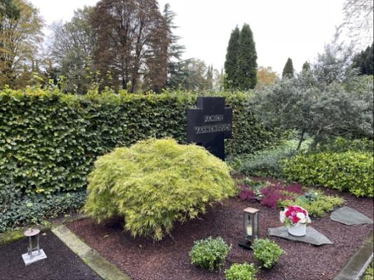 Bernd Rheker Grabpflege